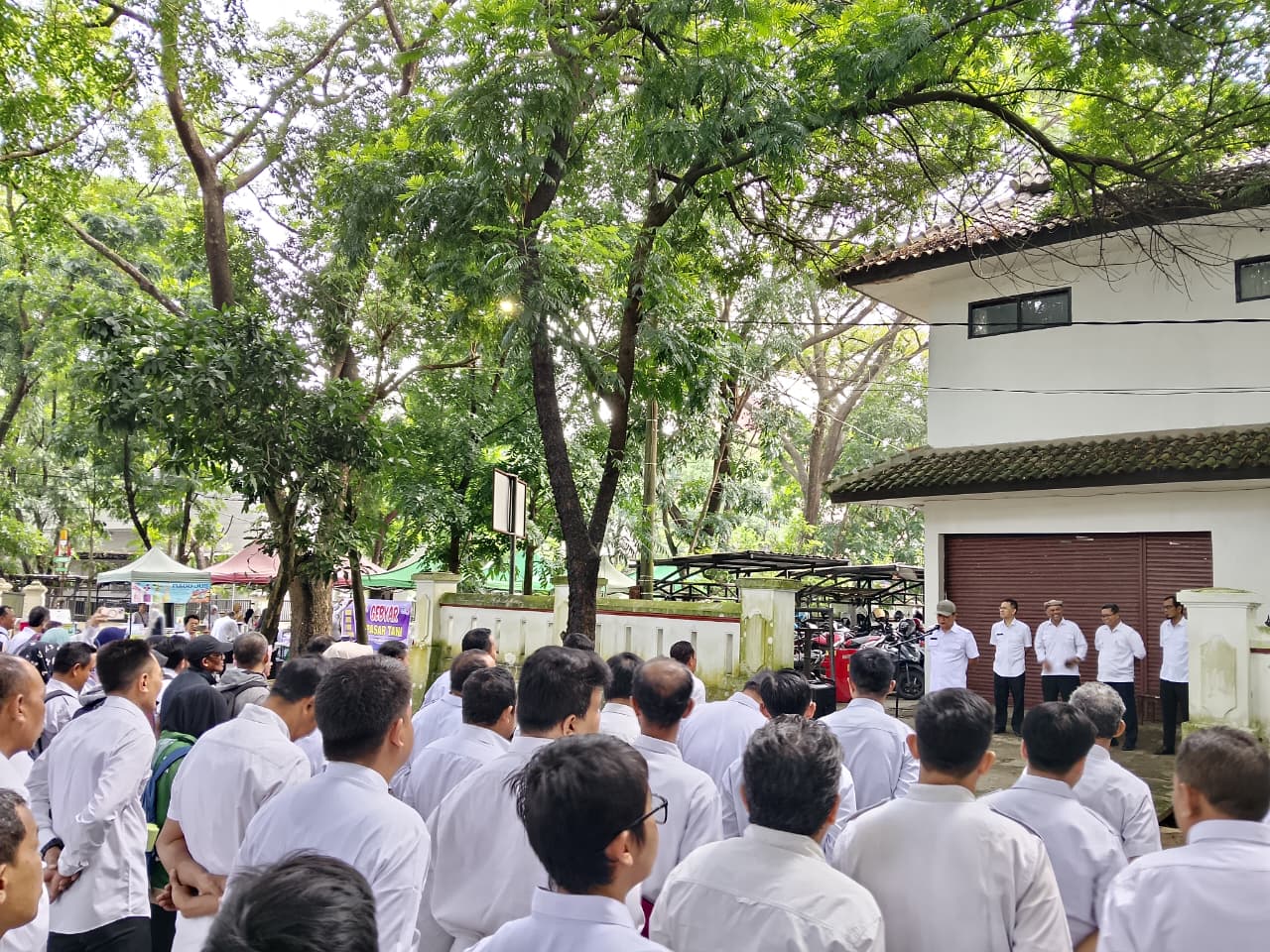 menyelenggarakan kegiatan Gebyar Pasar Tani