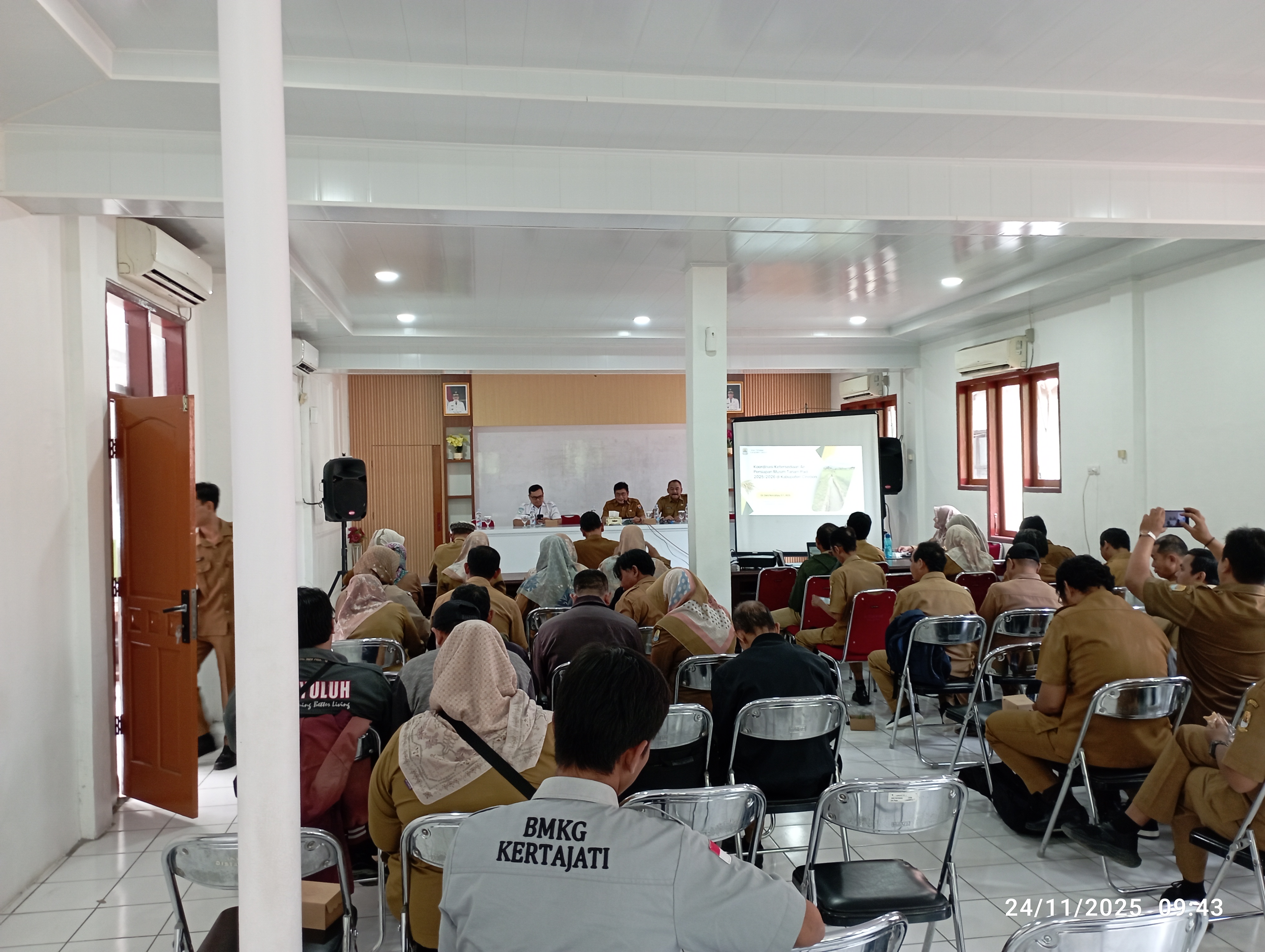 RAPAT KOORDINASI KETERSEDIAAN AIR