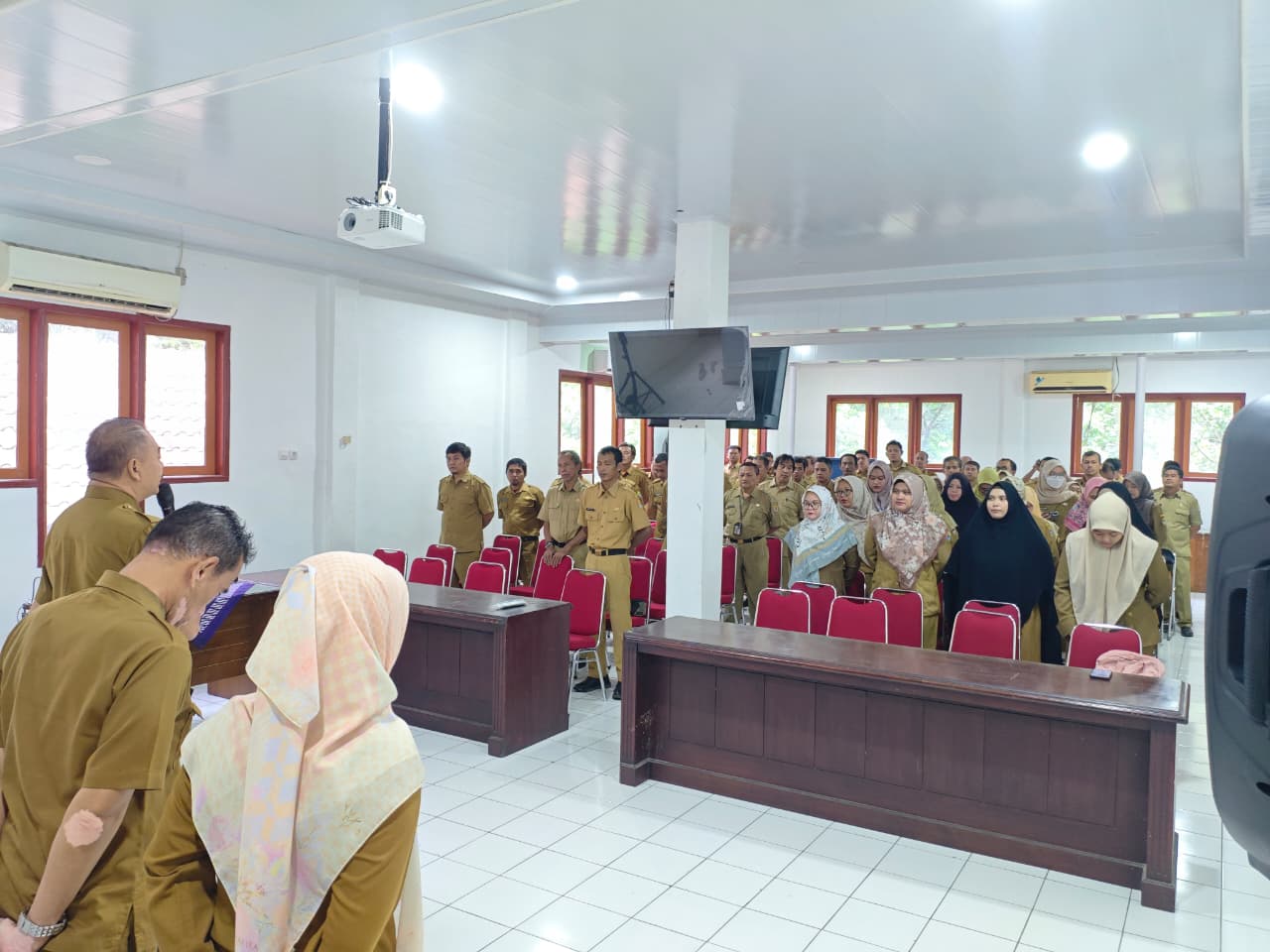 DINAS PERTANIAN MELAKSANAKAN APEL PAGI