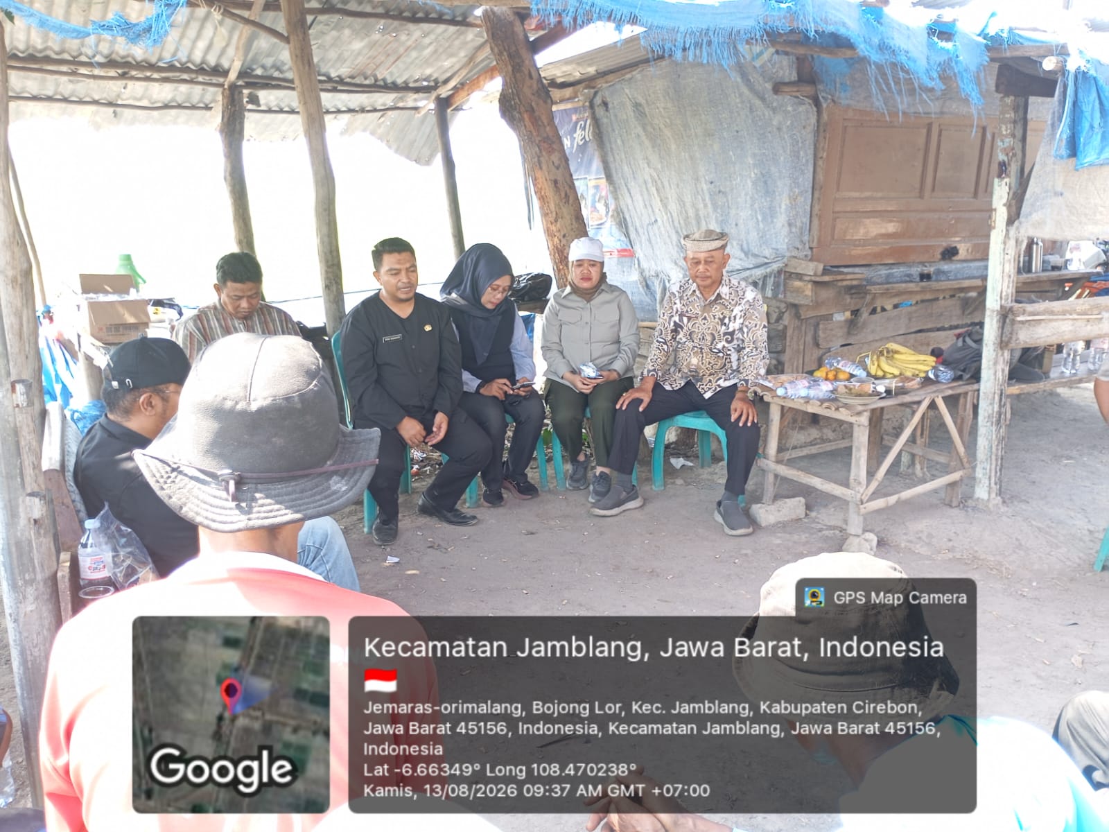 PEMASANGAN ROBUHA DI DESA BOJONG LOR SEBAGAI UPAYA PENGENDALIAN HAMA TIKUS RAMAH LINGKUNGAN