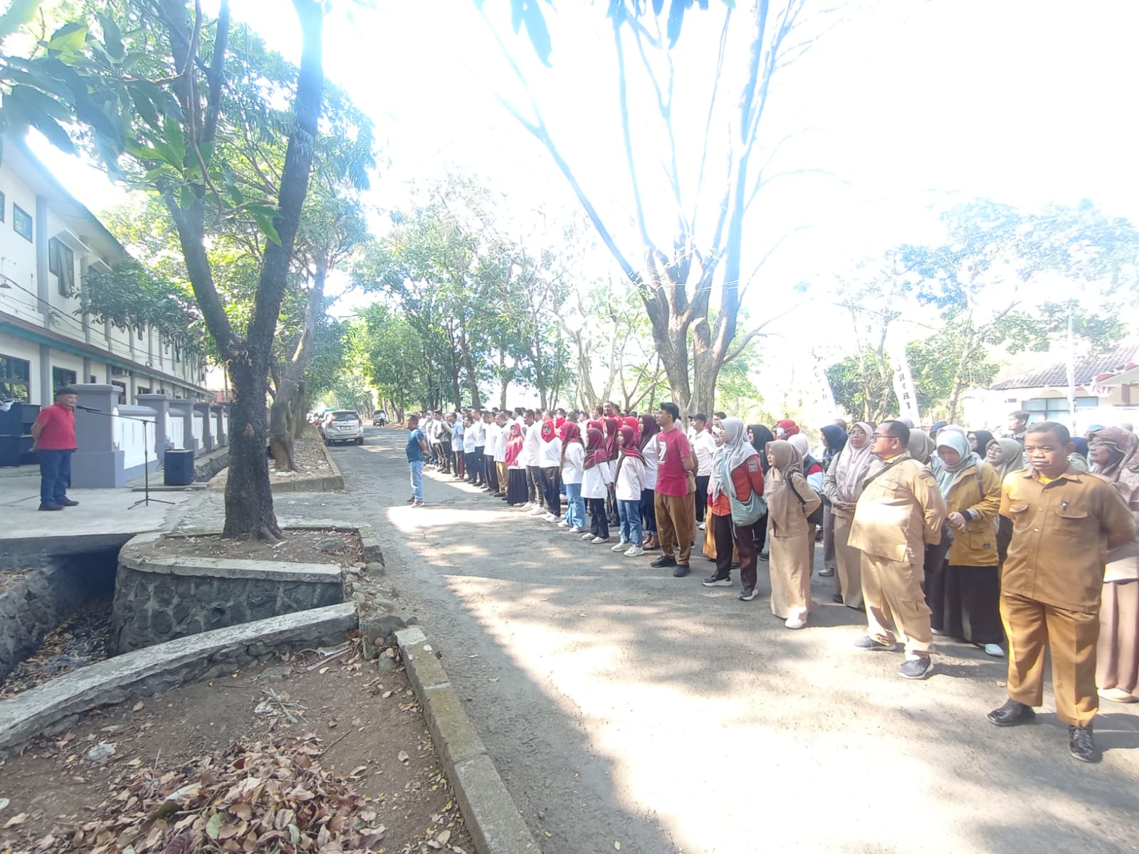 SEMARAKKAN HUT RI KE-81, DINAS PERTANIAN KABUPATEN CIREBON GELAR PASAR TANI, APEL KOMANDO DAN ANEKA LOMBA